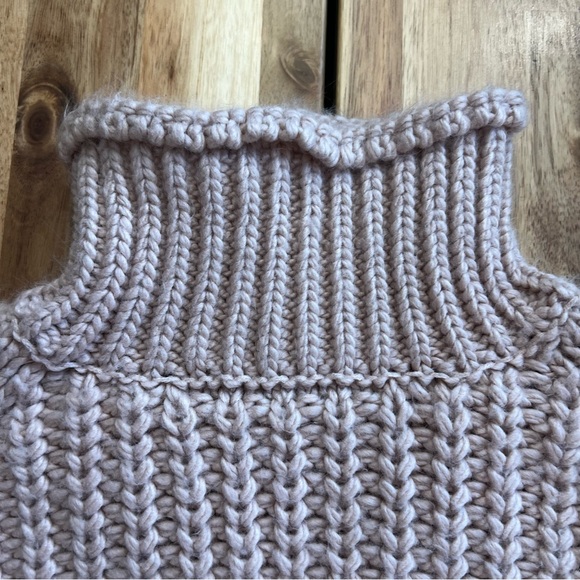 Chunky Knit Turtleneck Sweater Beige Tan Women’s Small - Picture 3 of 5